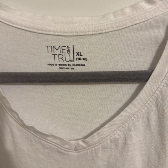 White vneck tshirt - Picture 2 of 3